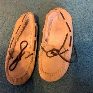 Size 5/6 tie slippers